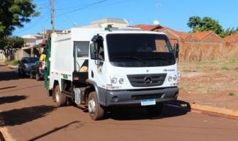Itaporã recebe novo caminhão prensa para reforçar coleta de lixo