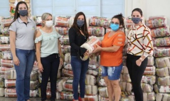 Começa a distribuição de cestas básicas que vão beneficiar 200 famílias de Itaporã