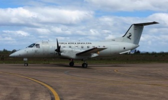 Avião da FAB transporta paciente de Itaporã que poderá receber transplante em São Paulo