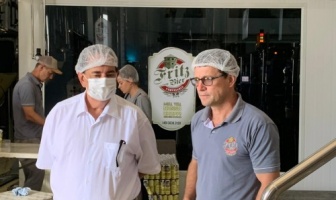 Em  Santa Catarina, Prefeito Marcos Pacco visita cervejaria que poderá se instalar em Itaporã