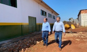 Prefeito vistoria reforma do Centro Comunitário Miguel Sena em Montese