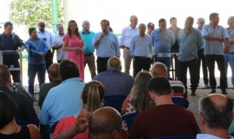 Prefeito Marcos Pacco, Governador e lideranças assinam ordem de serviço do Anel Viário