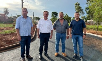 Pacco e Marsura vistoriam obras de pavimentação em Itaporã