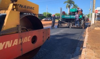 Prefeitura está realizando obras de recapeamento no centro de Itaporã.