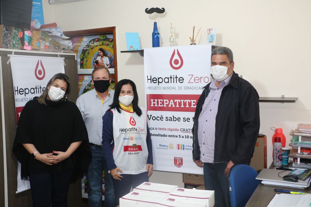 Rotary de Itaporã doa 200 testes de Hepatite C para gerência de saúde
