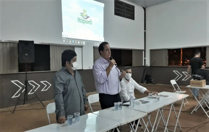 Prefeito Marcos Pacco anuncia sistema de melhoria de sinal para celulares em três distritos