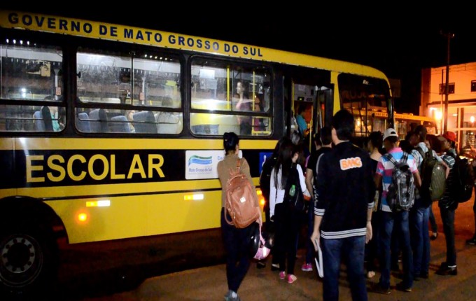 Itaporã: Universitários que usam transporte escolar tem que portar carteira de vacinação contra COVID-19