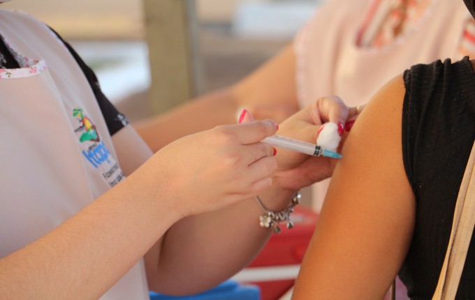 721 pessoas foram imunizadas contra COVID-19 na última segunda-feira