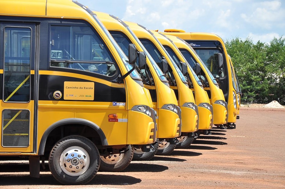Programa Caminhos da Escola garante 2 ônibus novos para atender a educação de Itaporã