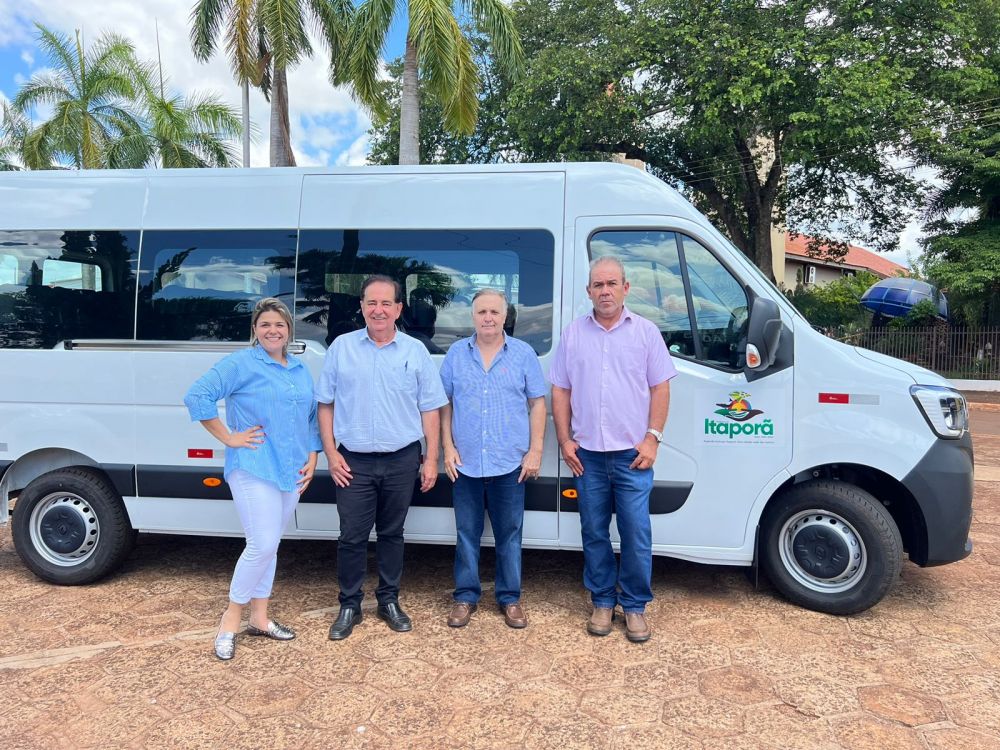 Gerência de Saúde de Itaporã adquire Van para transportes de pacientes