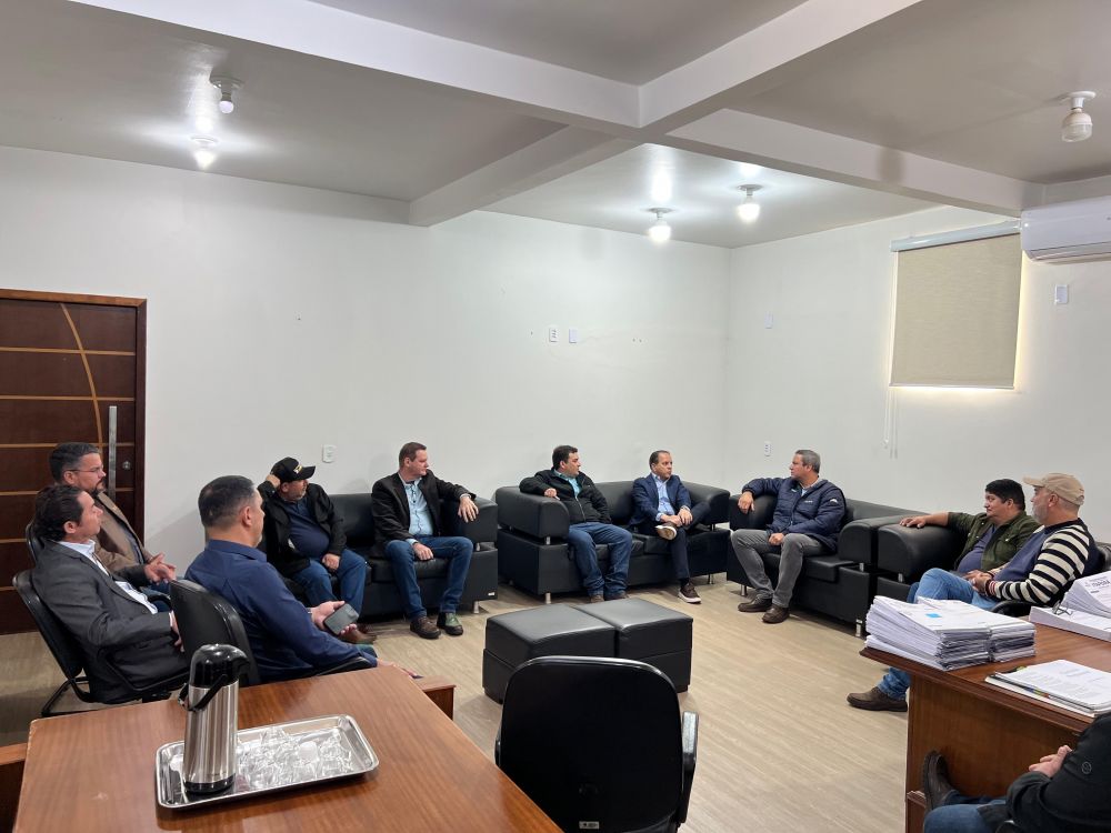 Itaporã recebe visita do deputado estadual Coronel David
