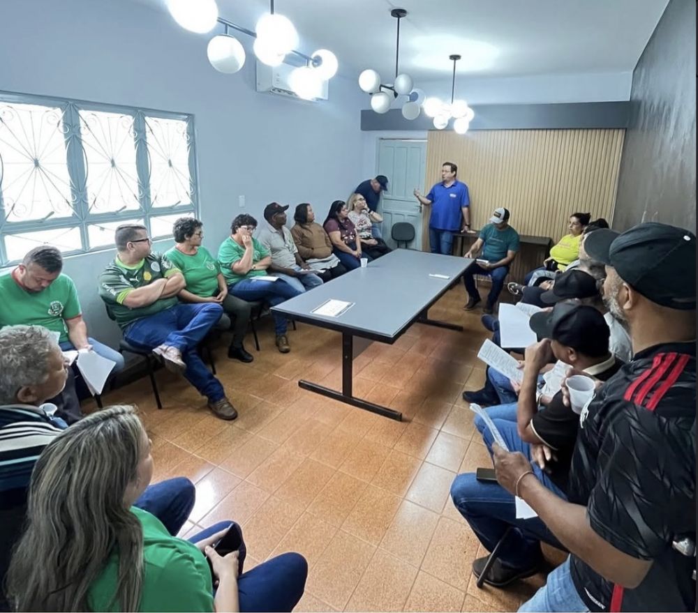 GEDU realiza reunião com motoristas para organizar transporte dos Jogos Escolares da Primavera 2025
