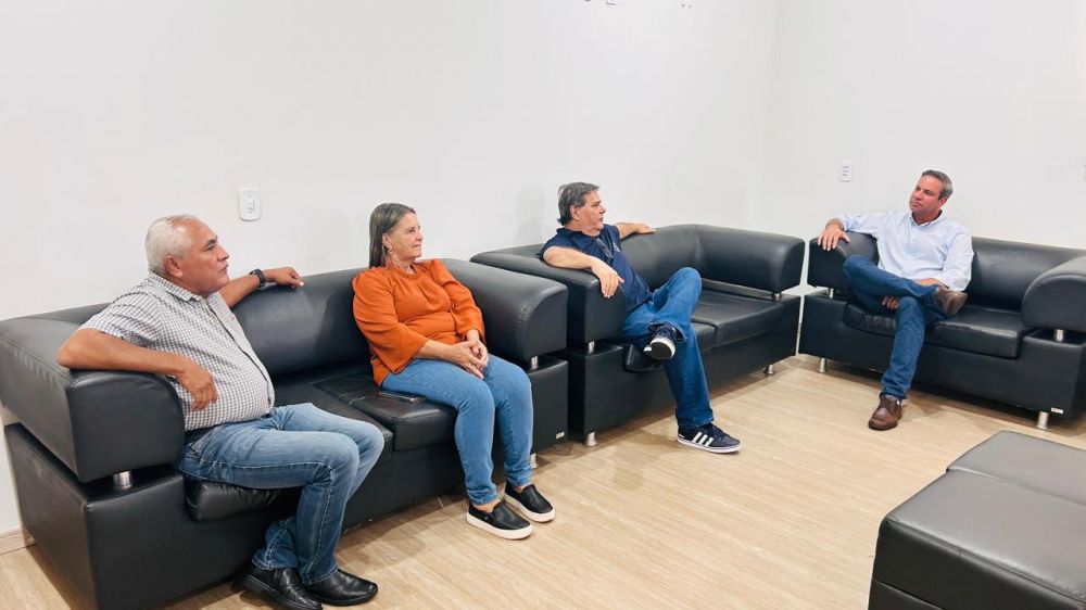 Empresário e representantes da Associação CRF visitam prefeito de Itaporã para tratar de projetos habitacionais
