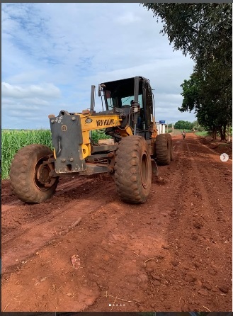 Ita-05, na região do Canhadão, recebe cascalhamento e melhorias no leito da estrada