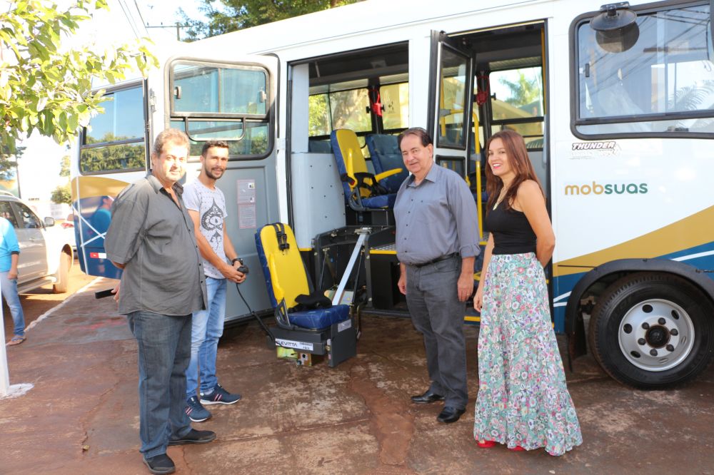 Itaporã adquire micro-ônibus com equipamentos para embarque e desembarque de cadeirante